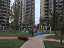 照母山光环商圈,重光轻轨站旁,万科精装房