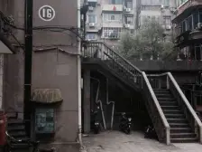 贤士二路省府二大院 南北通透,采光好 装修好,环镜优美 中间楼层