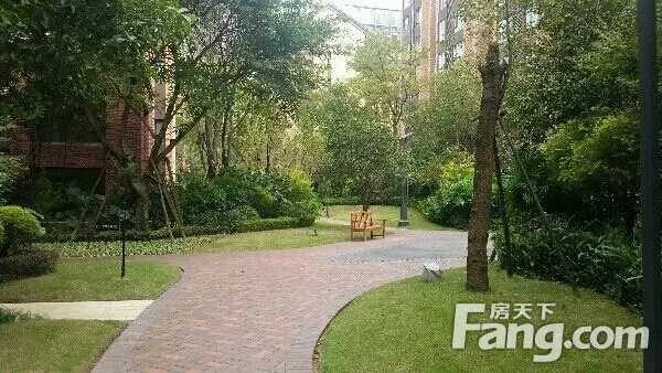 龙湖U城听蓝湾实景图