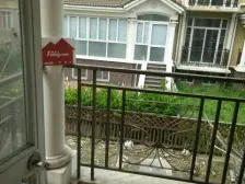 满五边套,装修保养好南进门北花园,落地大窗采光好